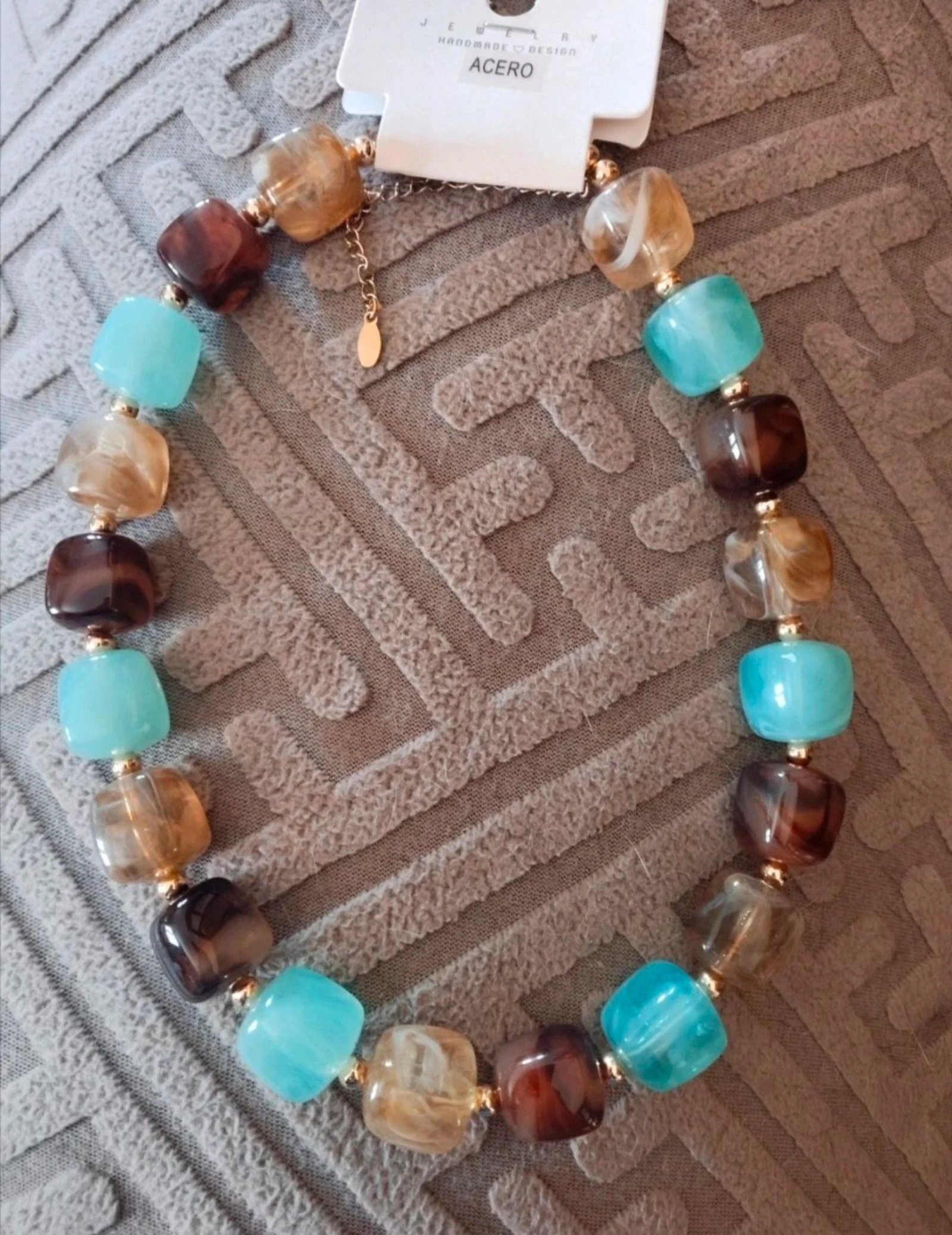 Collar con cuentas irregulares en turquesa y tonos tierra  – photo 6